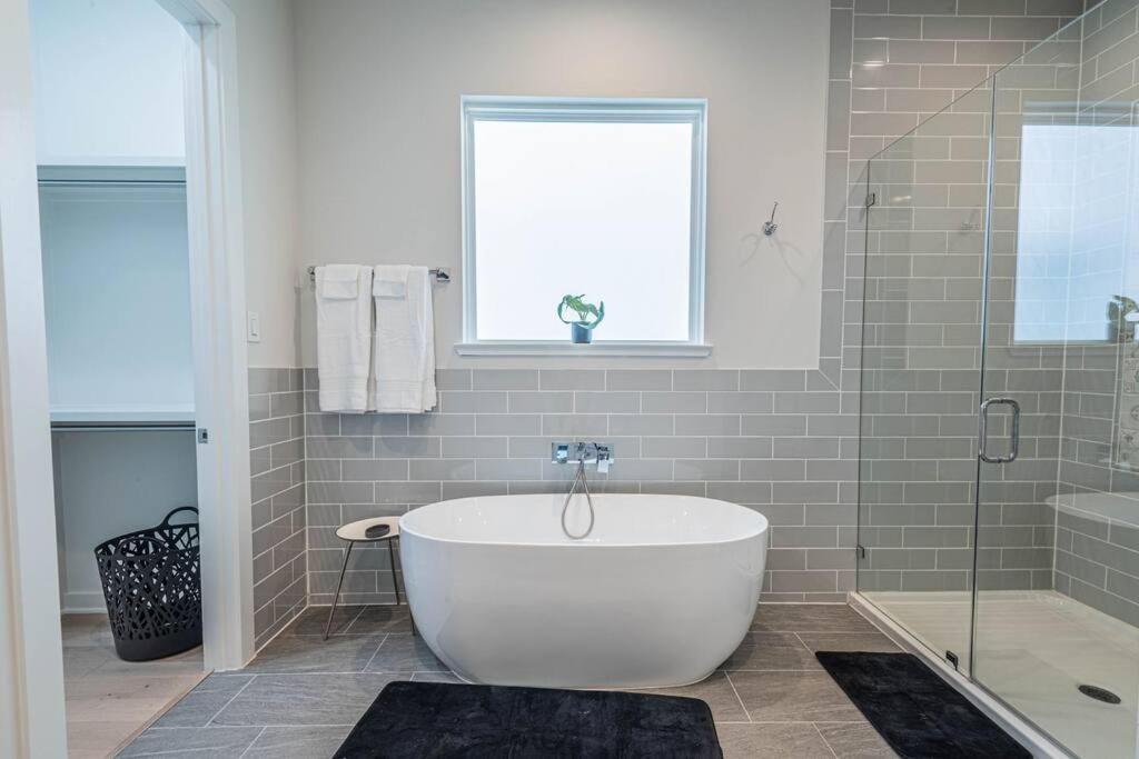Charming 3-Bedroom Luxury Home Near Downtown, Nrg, Galleria & Medical Center Houston Kültér fotó
