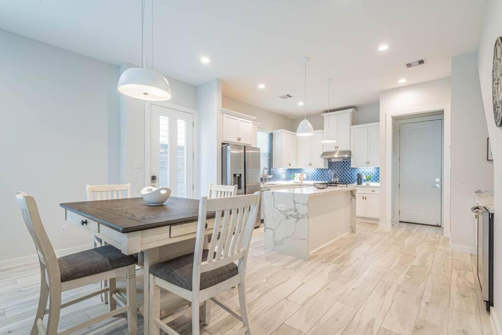Charming 3-Bedroom Luxury Home Near Downtown, Nrg, Galleria & Medical Center Houston Kültér fotó